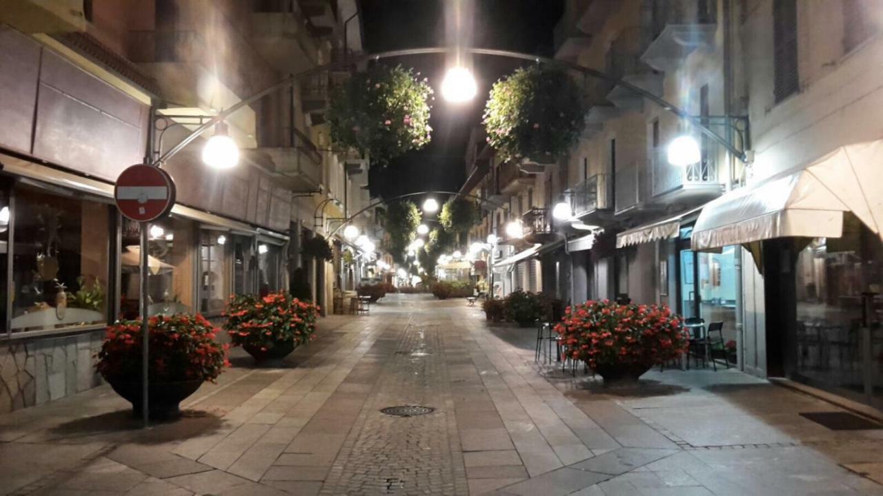 Appartamento Rosa Alpina Tra Il Casino E Le Terme Di Saint Vincent Buitenkant foto