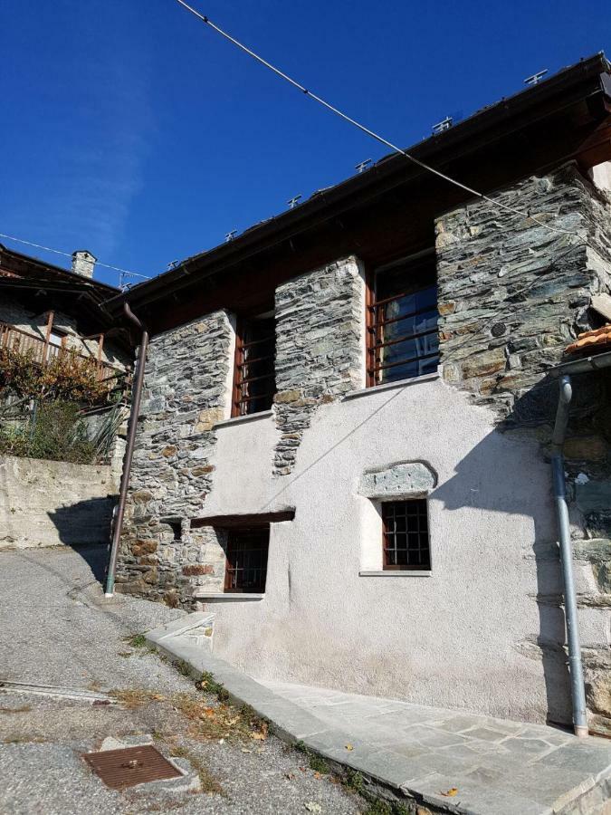 Appartamento Rosa Alpina Tra Il Casino E Le Terme Di Saint Vincent Buitenkant foto